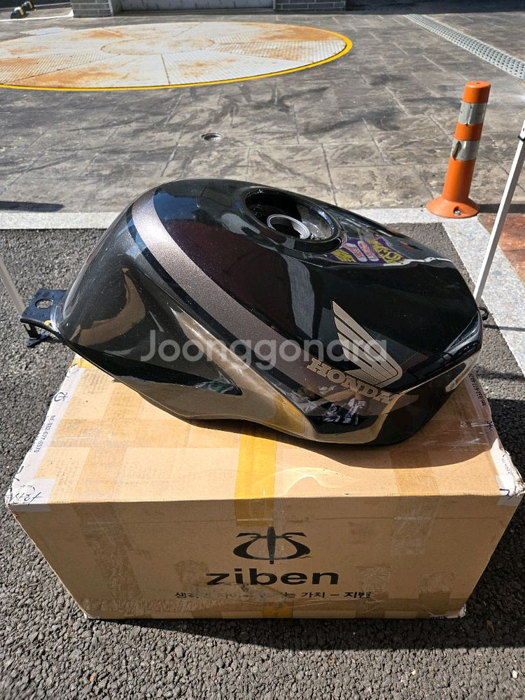 탱크 (cbr400rr)--3