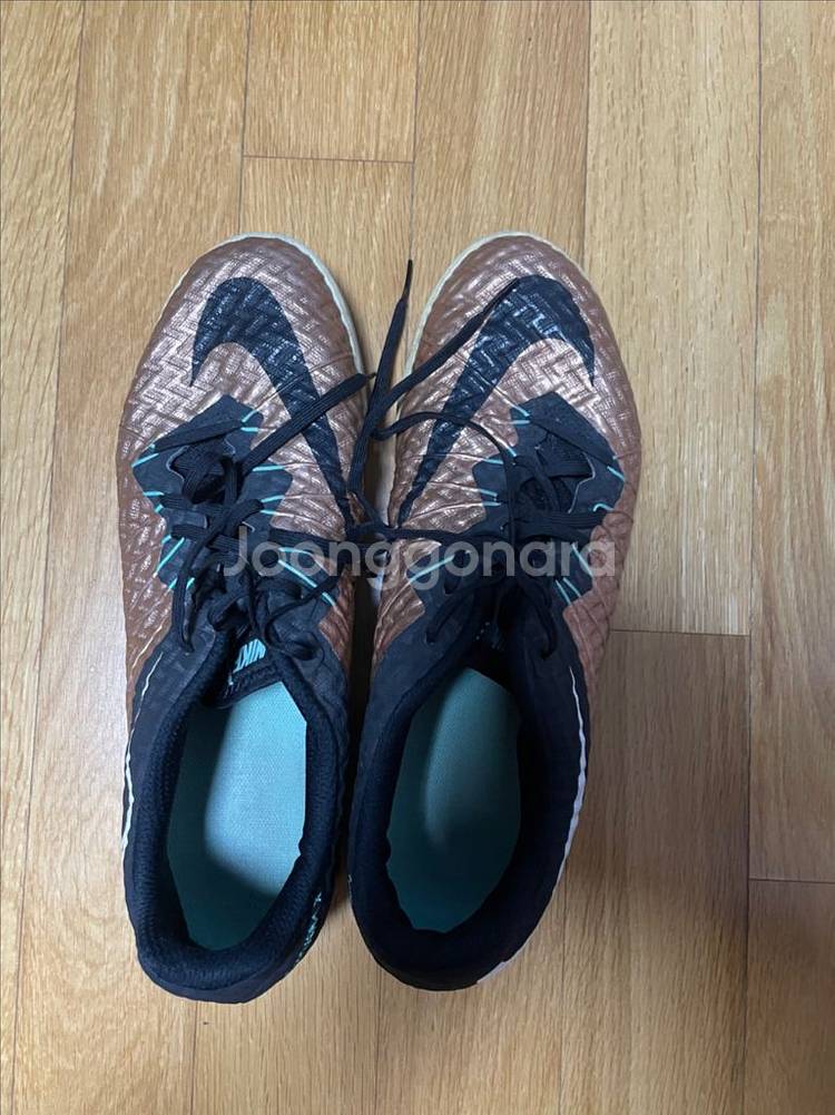 나이키 하이퍼베놈 피날레 tf 275--0