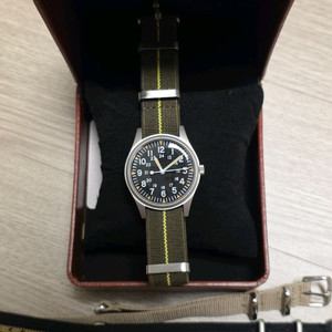 밀리타도 ML07 시계