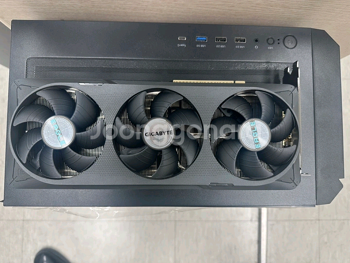 GIGABYTE RTX 5070 EAGLE OC 12g--1