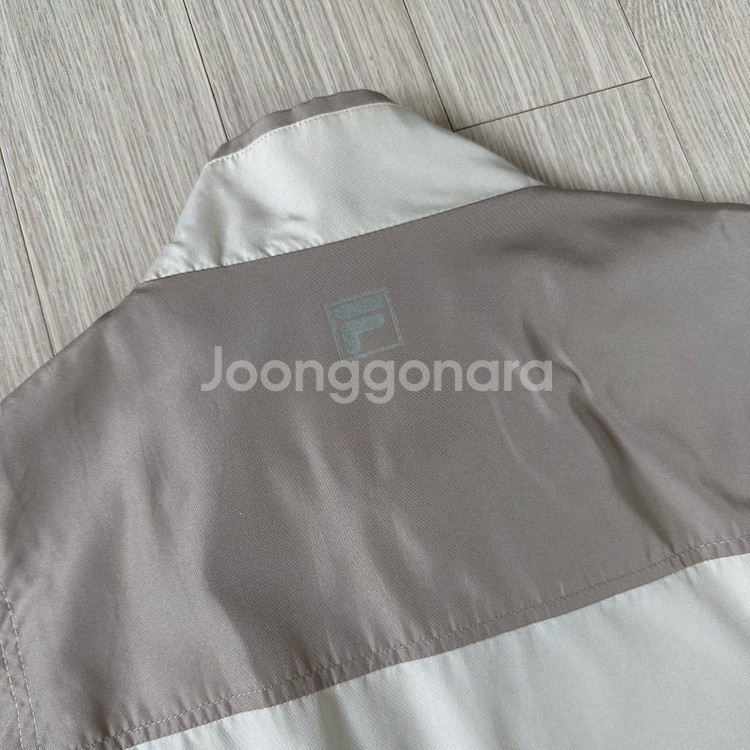 휠라 올드스쿨 바람막이 조끼 집업--3