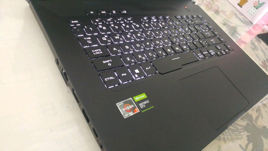 아수스 제피러스 G15 게이밍 노트북/GTX1660Ti 이미지