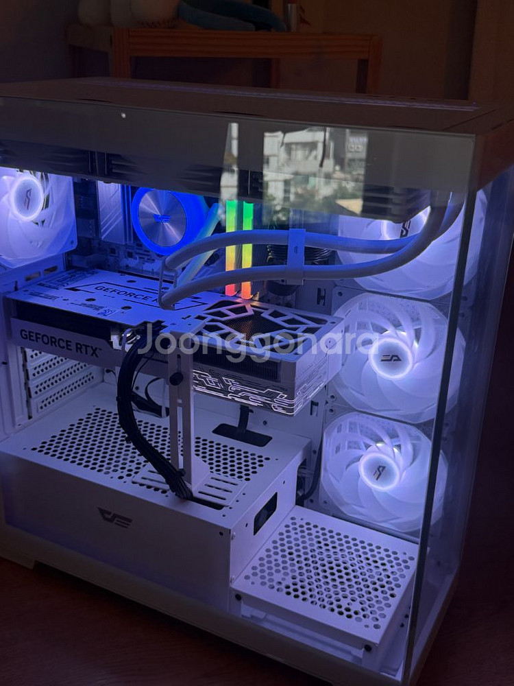 9800x3d/ RTX5080 PC 팝니다!!--0