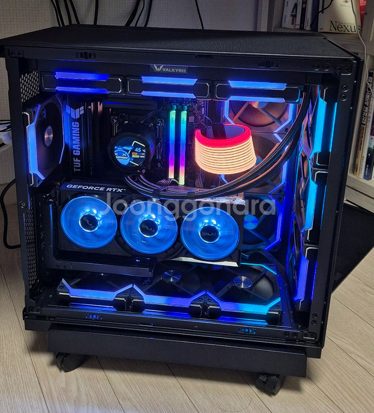 9800x3d 리안리에디션 팬13개 완본체 팔아요--1