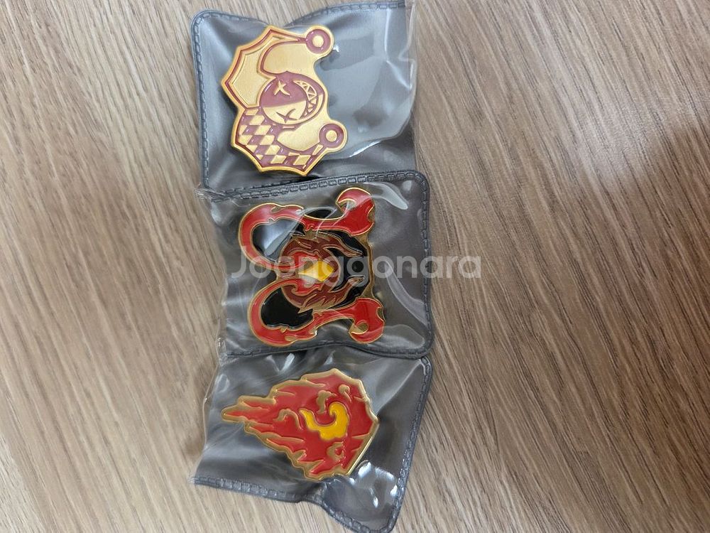햄햄팡팡 라오루 뱃지 팝니다--0