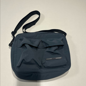 로우로우 시티워커 라이트 크로스백 차콜 새상품