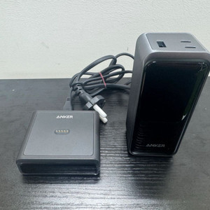 Anker 충전 베이스 4개 포트로 100W 고속 충전