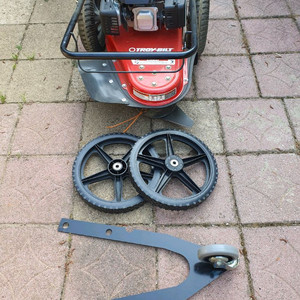 긴풀제초기(Troy-Bilt)