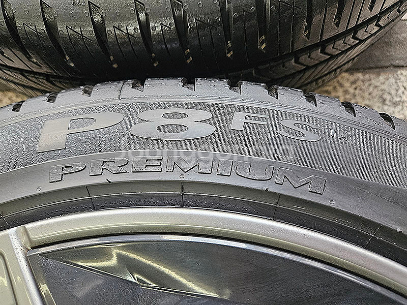 피넬리 P8FS 245-45-19 중고타이어 한셋트--4
