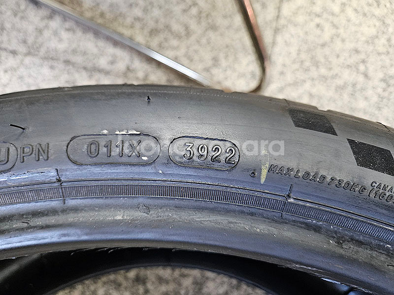 미쉐린 파이럿 컵2 255-35-20 중고타이어 한개--5