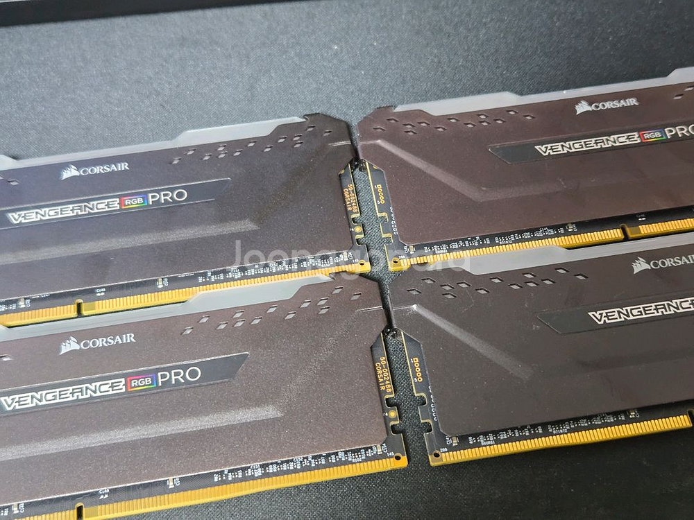 Corsair Vengeance RGB PRO 32GB--0
