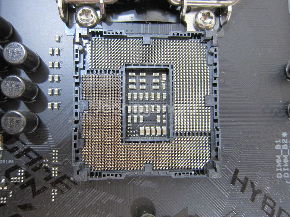 ASUS ROG STRIX Z390-F GAMING--1