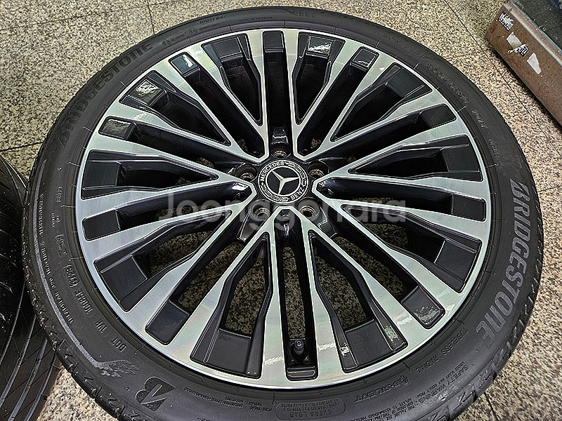 벤츠 W223 S580 순정 정품 20인치 휠 타이어--3