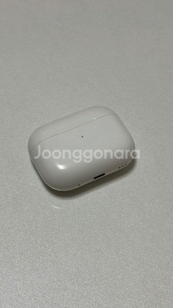 에어팟 프로 2세대 8핀 팝니다--2