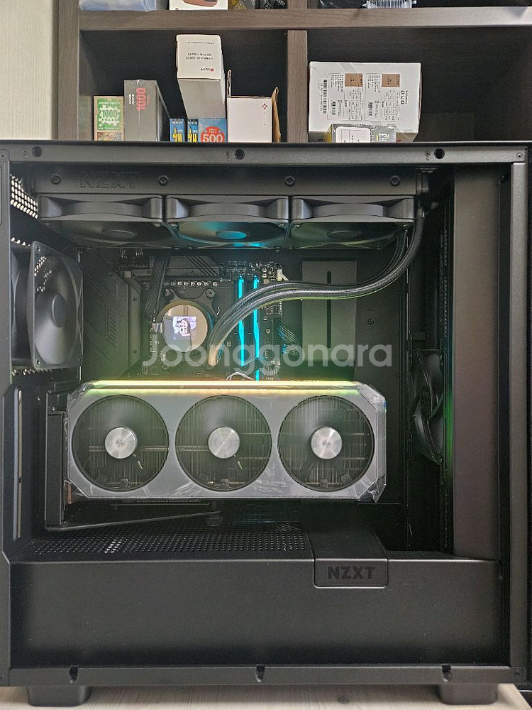 (급처)라이젠 9800x3d 램32g 조텍5080 수냉--2