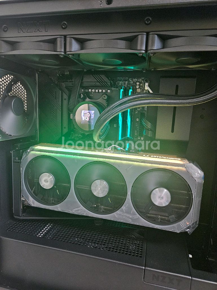 (급처)라이젠 9800x3d 램32g 조텍5080 수냉--1