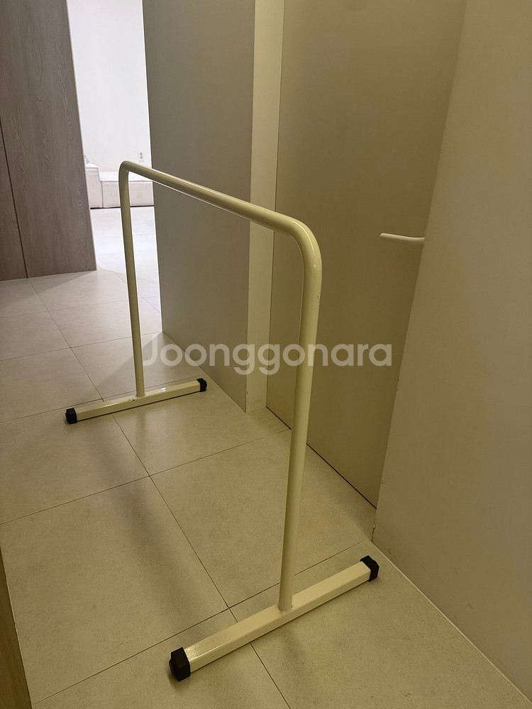 중고 발레바 판매합니다–높이 98cm /가로 60cm--0