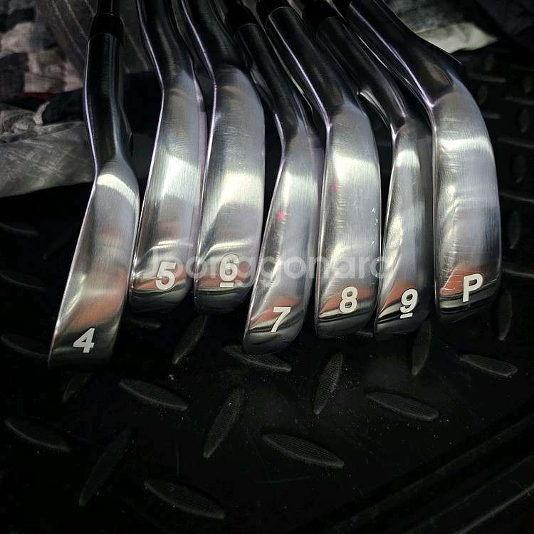 중고 골프 아이언 세트 판매합니다 (Iwaki X10--5