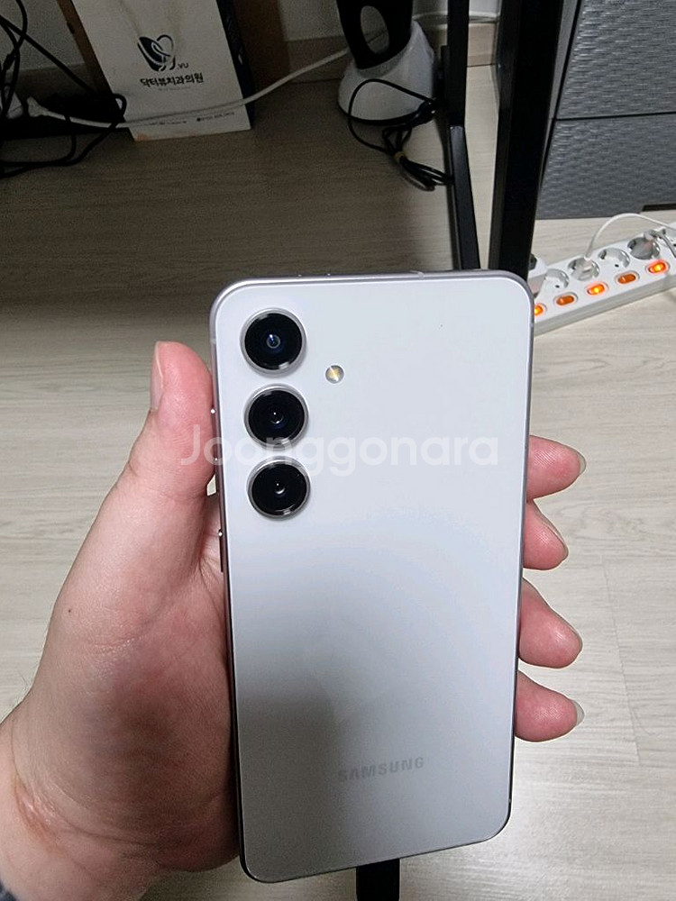 겔럭시 S24FE 256gb 판매합니다.--3