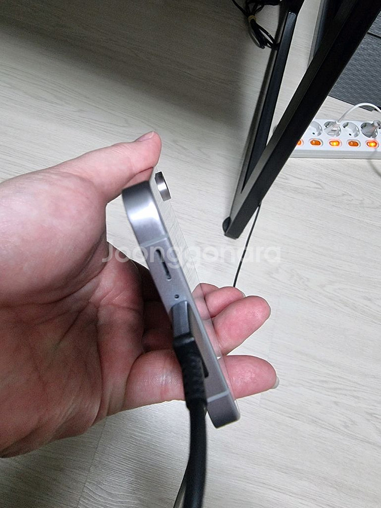 겔럭시 S24FE 256gb 판매합니다.--7