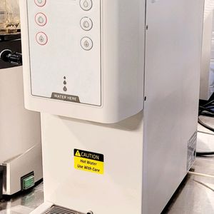 화이트 전자동 핫워터디스펜서 2023년 11웘식