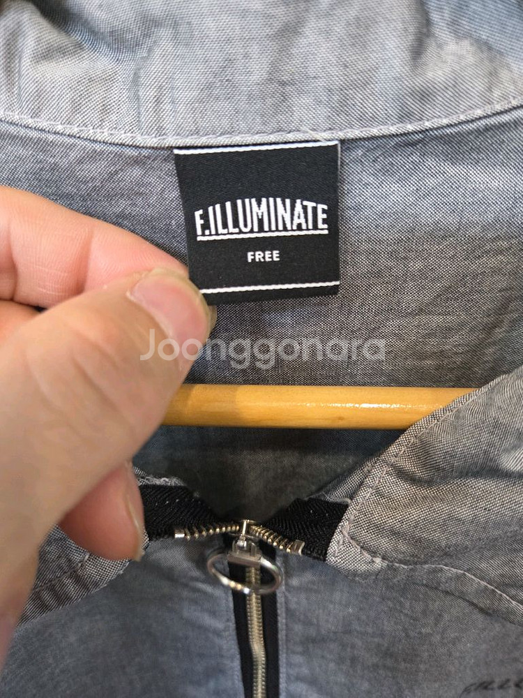 필루미네이트 링컨 프린팅 넥 지퍼 카라반팔 프리--2