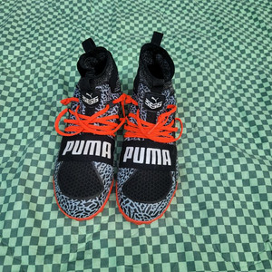 푸마 이그나이트하이 풋살화 275