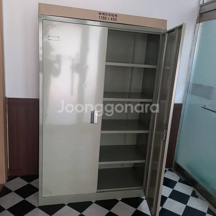 작업탁자 파티션 책상 의자 철제캐비넷 철재옷장 원탁--4