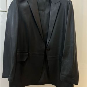 23fw 띠어리 양가죽 자켓 2사이즈 (새상품급)