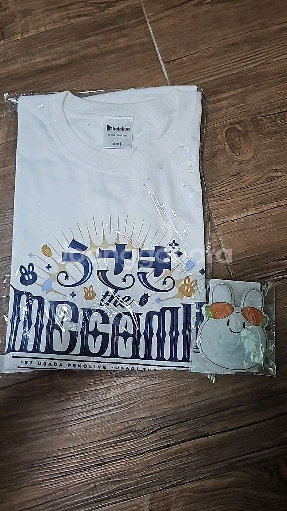 홀로라이브 페코라 티셔츠+뱃지--0
