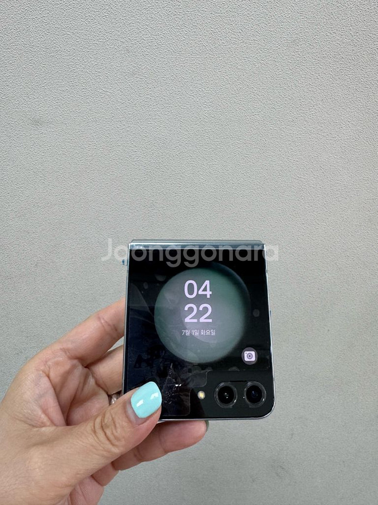 (부산중고폰)갤럭시z플립5 액정배터리 새제품 판매해요--0