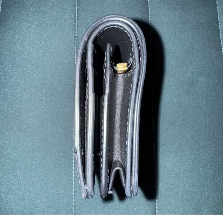 버버리 반지갑 이미지