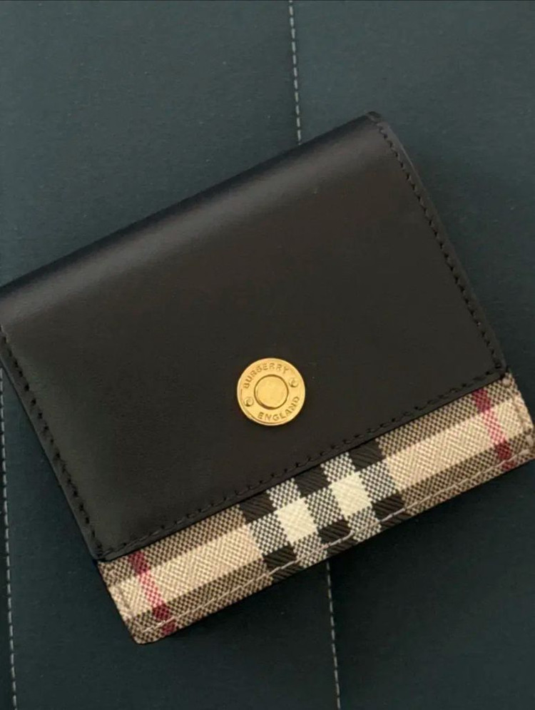 버버리 반지갑 이미지