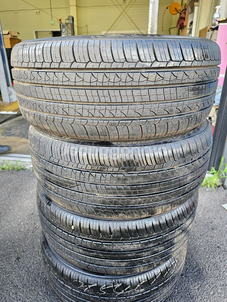 215 45 17 넥센 A급중고타이어--0