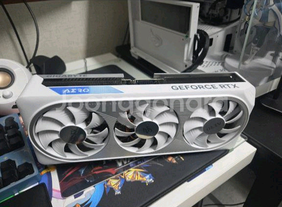 기가바이트 RTX 4070 TiAERO--3