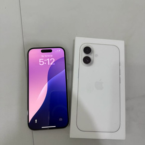 아이폰16 256 화이트 팝니다