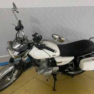 SYM 울프 클래식 125