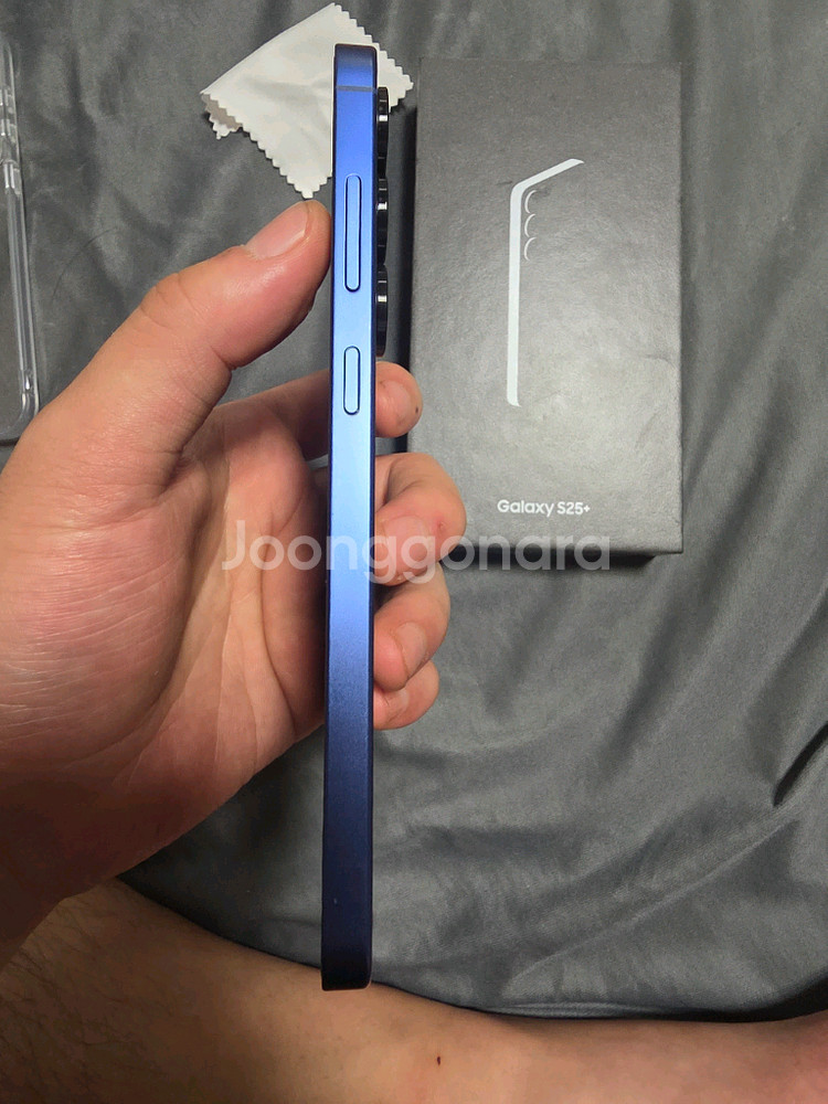 갤럭시 S25플러스 256기가 네이비색상 팝니다--2
