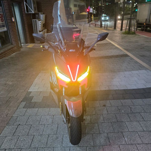 Xmax300 정품아크라 팝니다