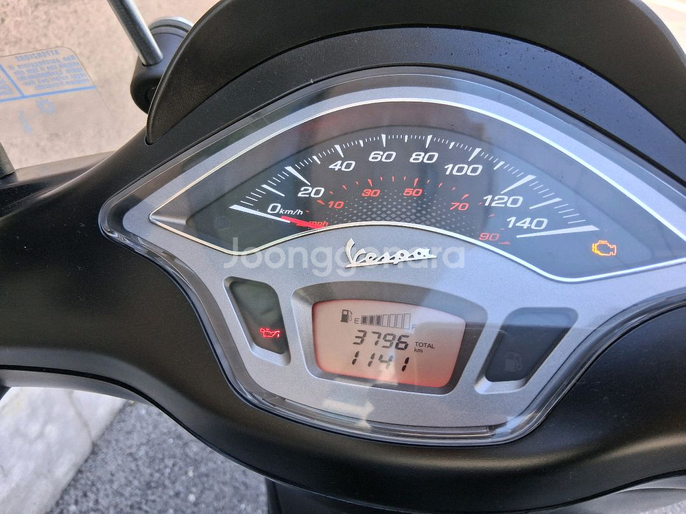 베스파 스프린트 125 매트블랙 3796km--4