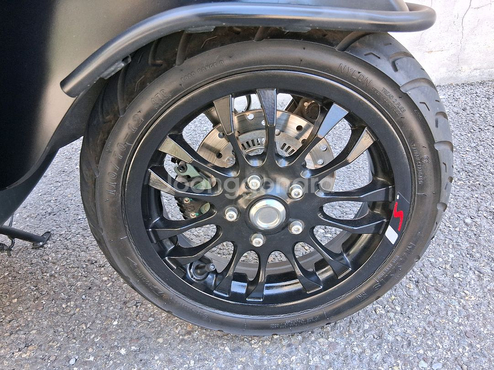 베스파 스프린트 125 매트블랙 3796km--6
