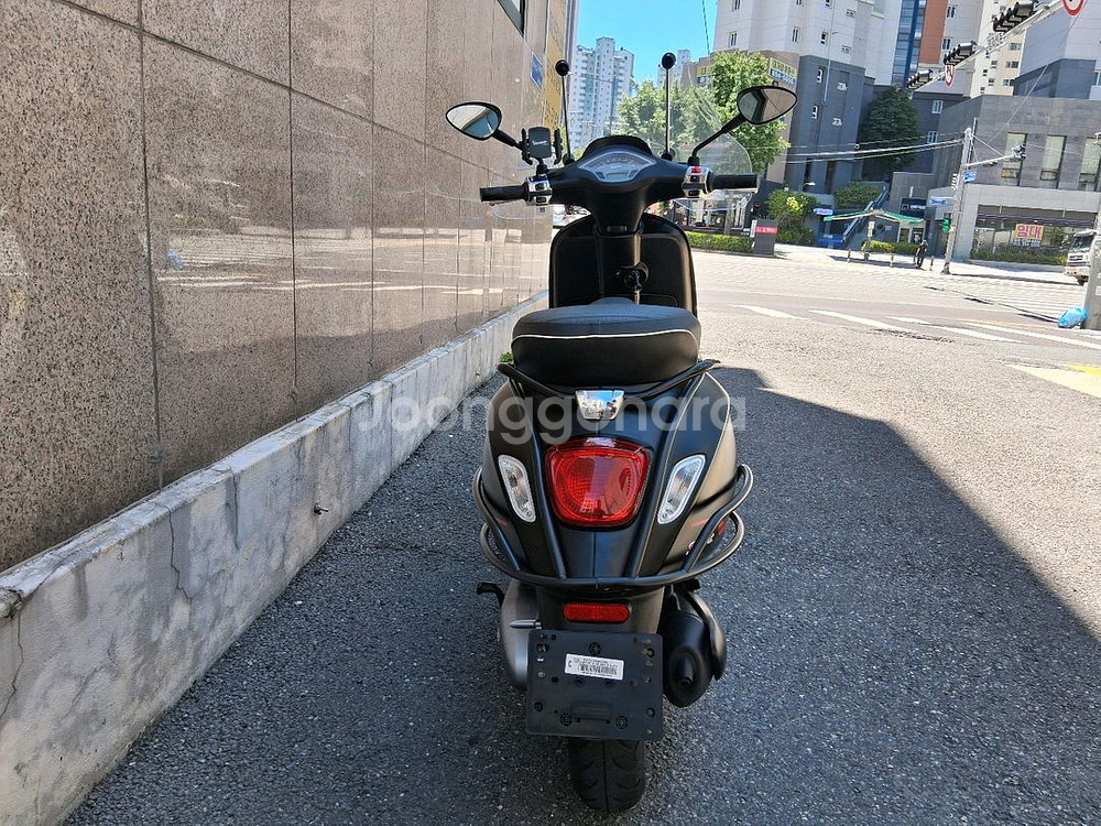 베스파 스프린트 125 매트블랙 3796km--3