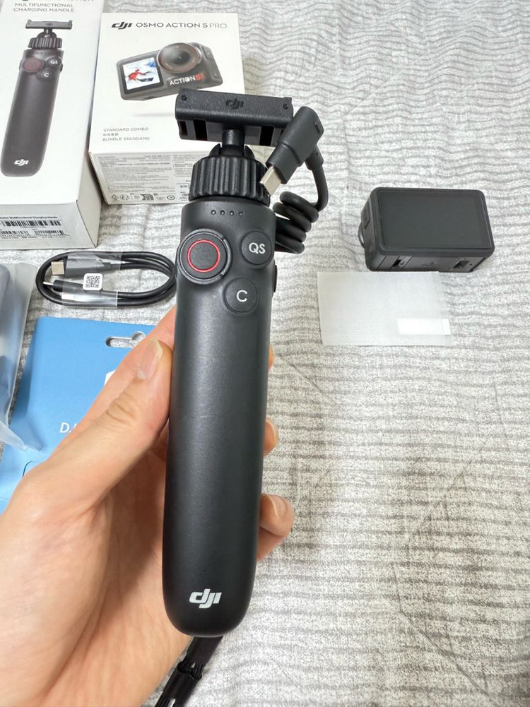 오즈모 액션5 pro 풀 박스 (27년3월 까지케어)--2