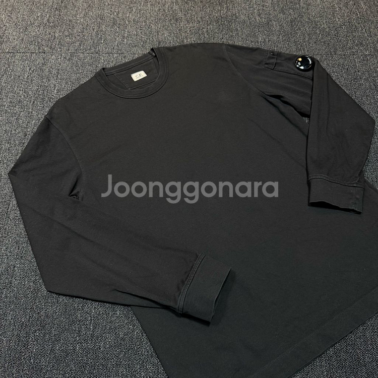 cp컴퍼니 렌즈 디테일 롱슬리브--1