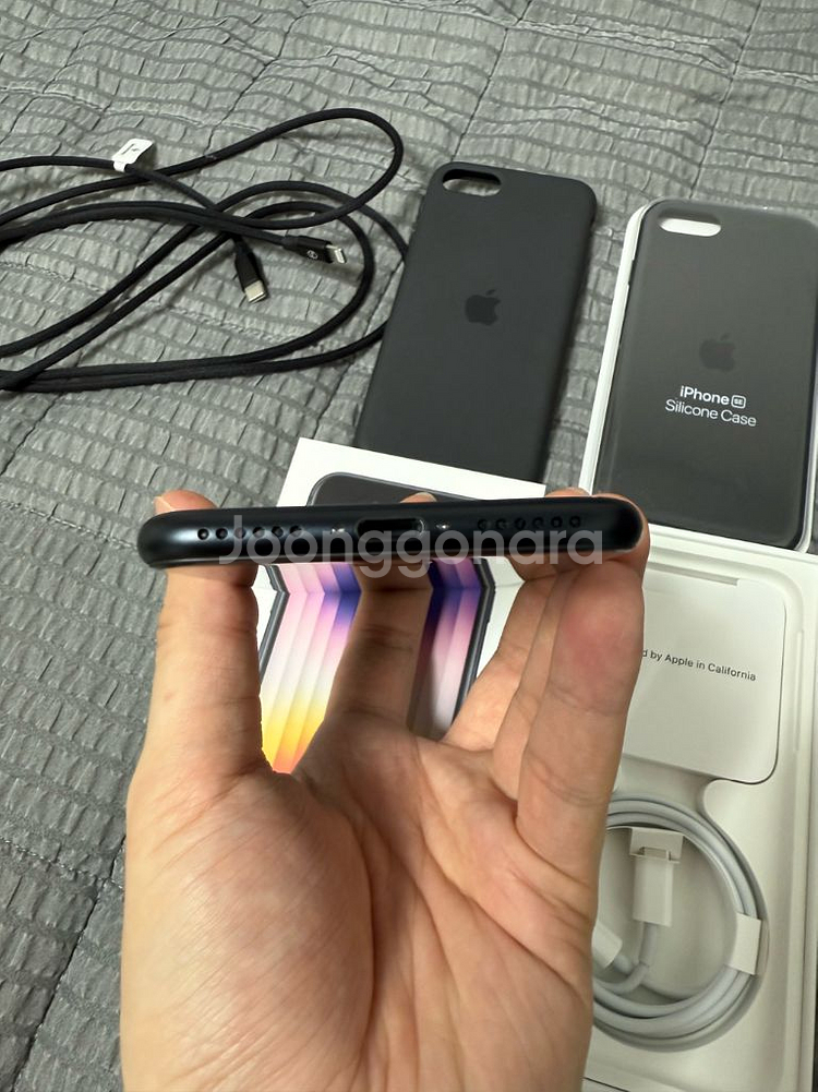 아이폰SE3 미드나이트 256GB 자급제--4