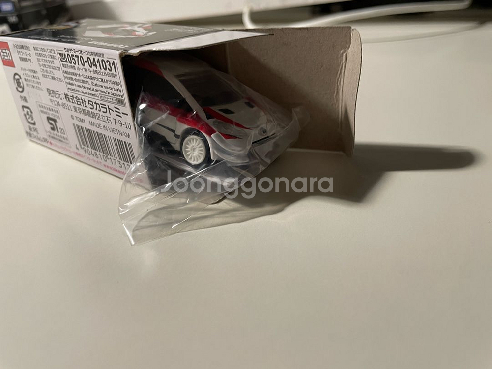 토미카 프리미엄 토요타 야리스 WRC--5