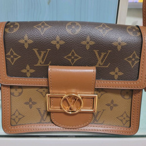 루이비통크로스백