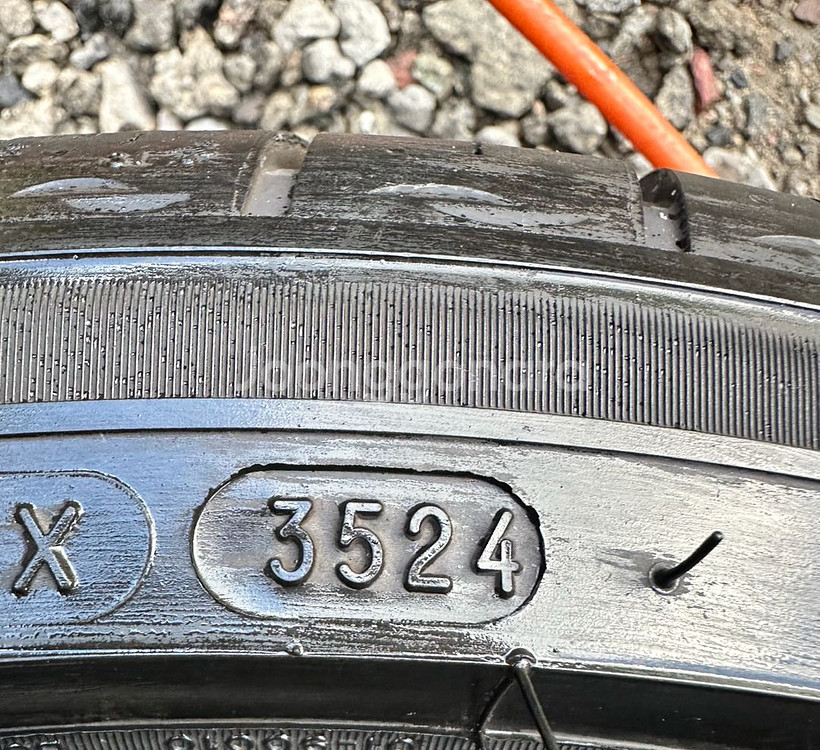 225 40 19미쉐린중고타이어2개2254019--3