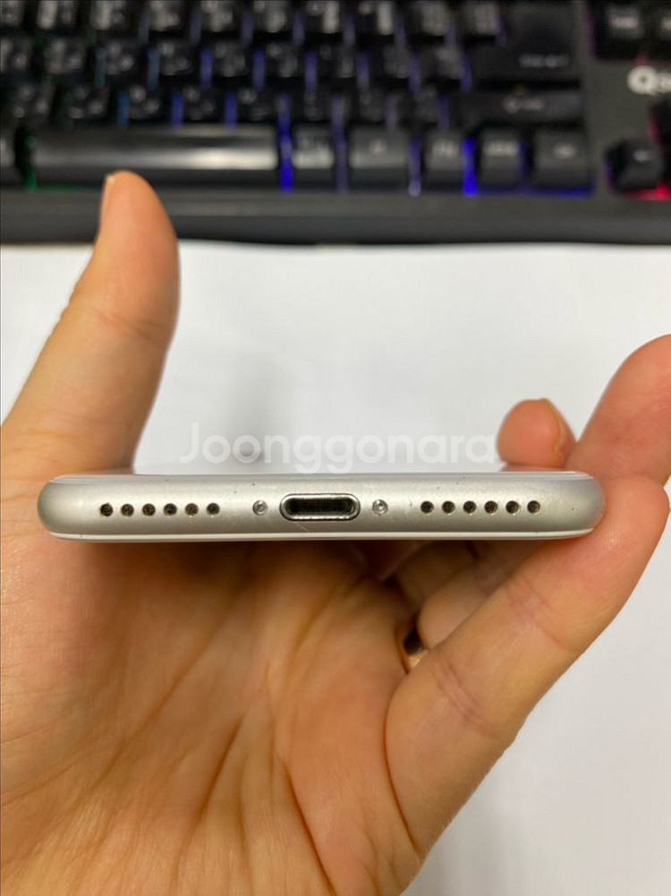 아이폰8 실버 액정SS급 64GB 무잔상 배터리94%--6