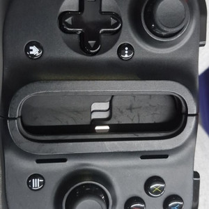 Razer kishi 스마트폰 게임패드(ios) 이미지